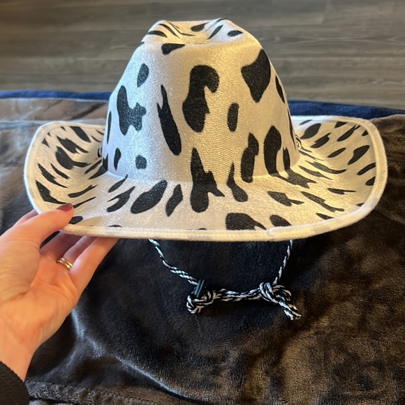 Women’s hat - Picture 3 of 4